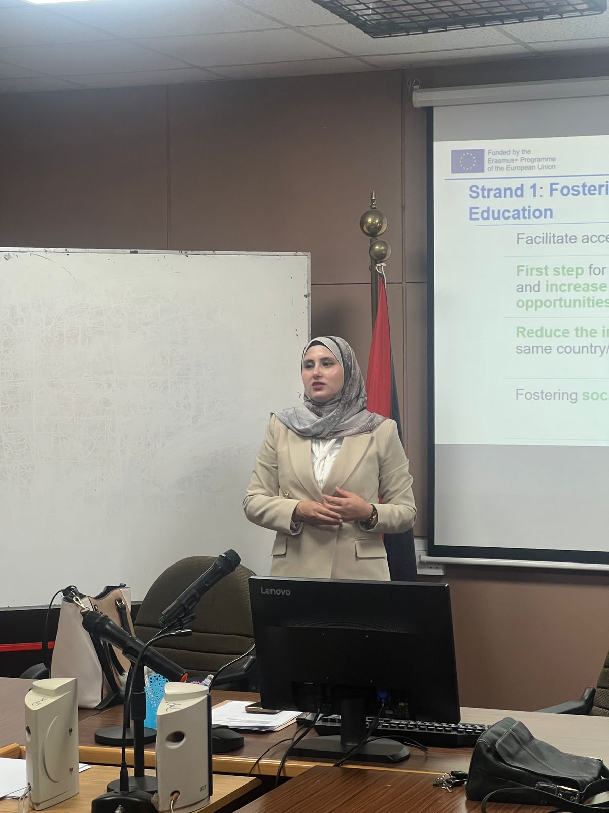 آليات التقدم لتمويل أبحاث علمية خارجية
