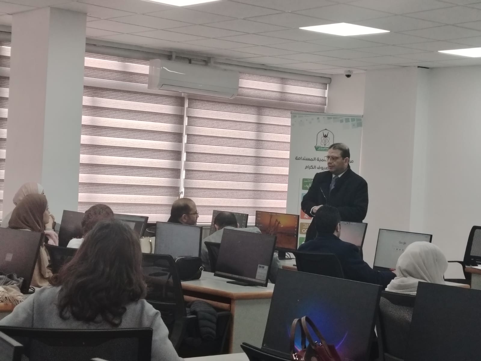 نظم مركز الجودة ورشة عمل حول تشريعات الجامعة